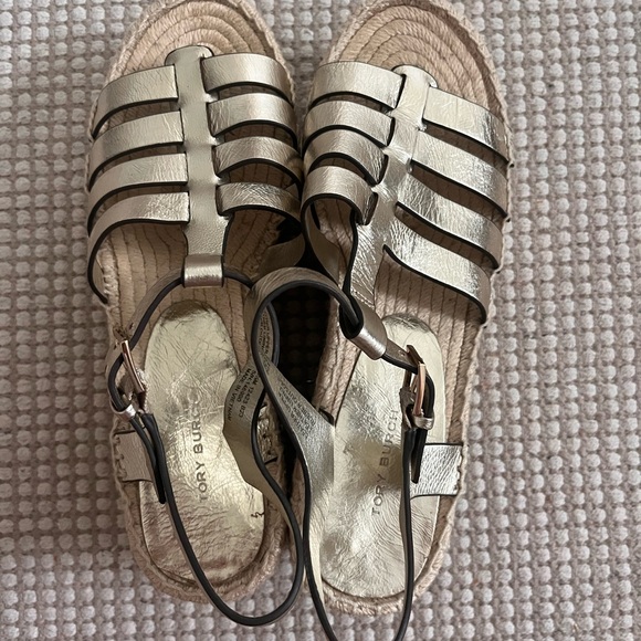 Tory Burch Gold Espadrille Platform Sandals - Picture 4 of 5